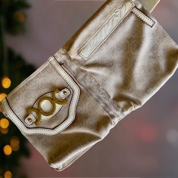 Vintage Beige Waist Bag with Gold Accent - Picture 7 of 13